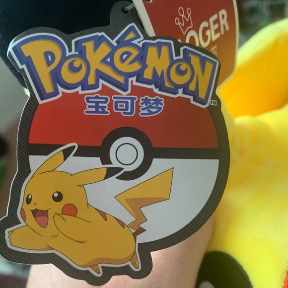 Pikachu plush - Picture 5 of 5